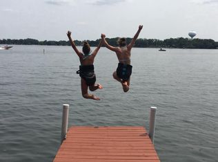 715 N Old Rand Rd, Lake Zurich, IL 60047