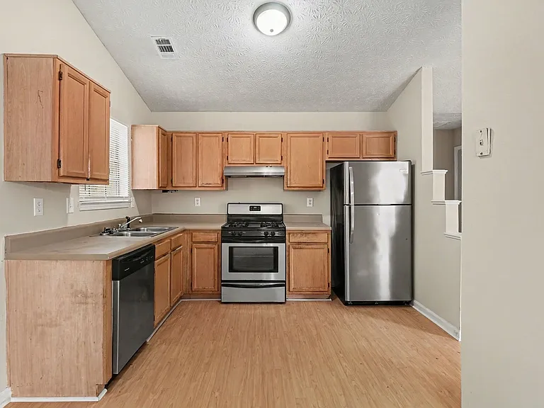 3787 River Ridge Ct — Photo 6
