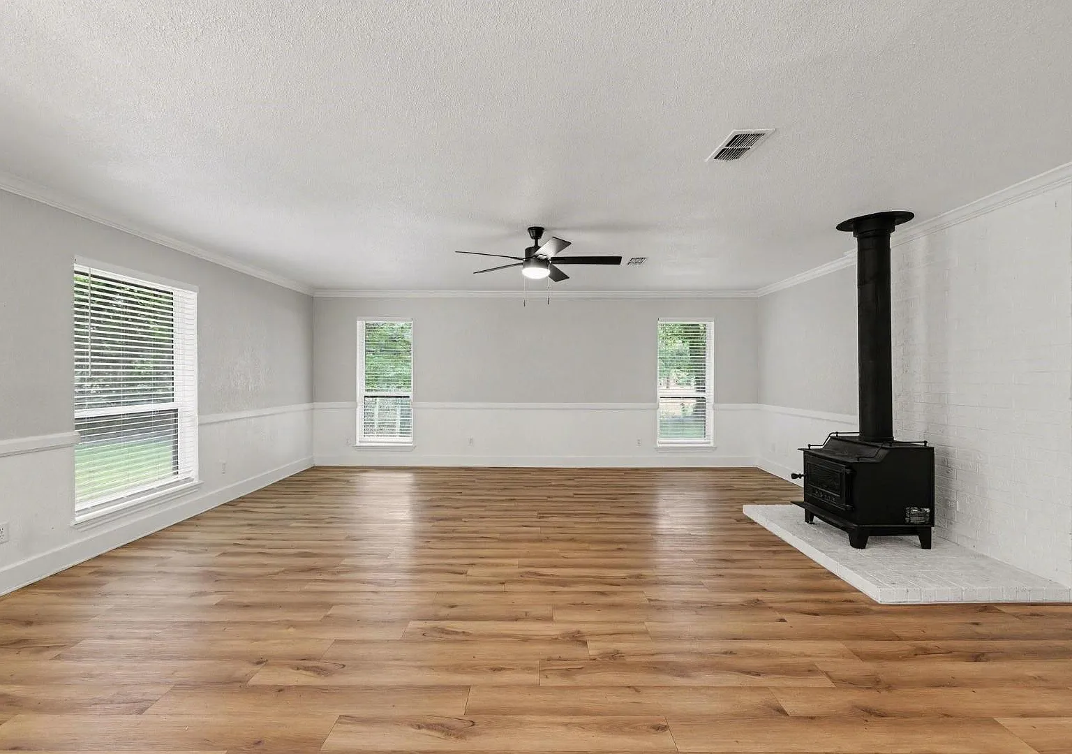 100 Pecan Cir — Photo 2