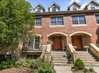 21 N Herbert Rd APT E, Riverside, IL 60546