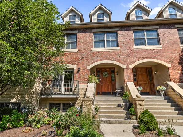 21 N Herbert Rd APT E, Riverside, IL 60546