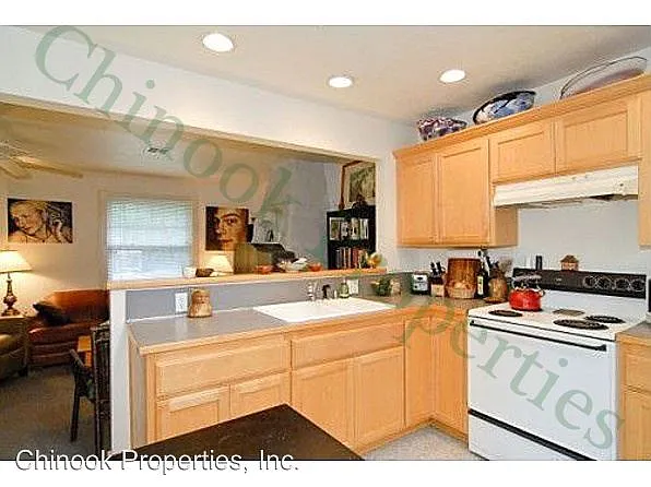 1636 E 24th Ave photo 1