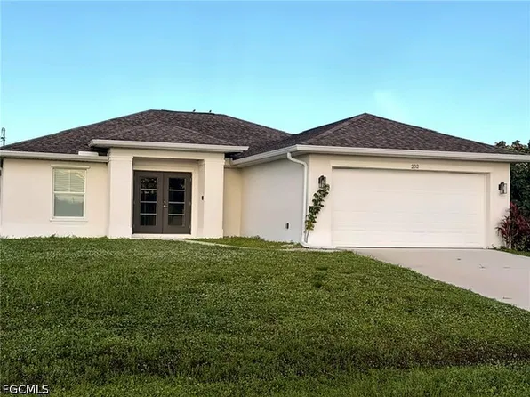 202 NW 25th Pl, Cape Coral, FL 33993