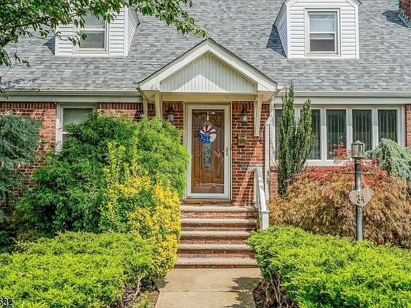 3rd image of 34 Berkeley Ave
