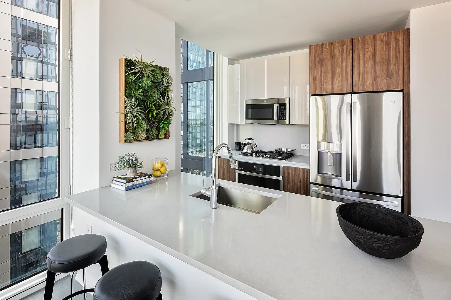 606 West 30th Street — Photo 3