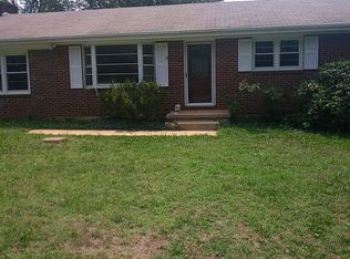 400 Mortimer Dr, Evington, VA 24550