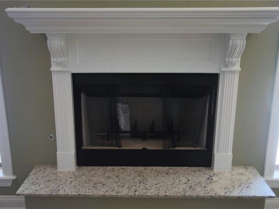 4th image of 878 Eve Elizabeth Ln