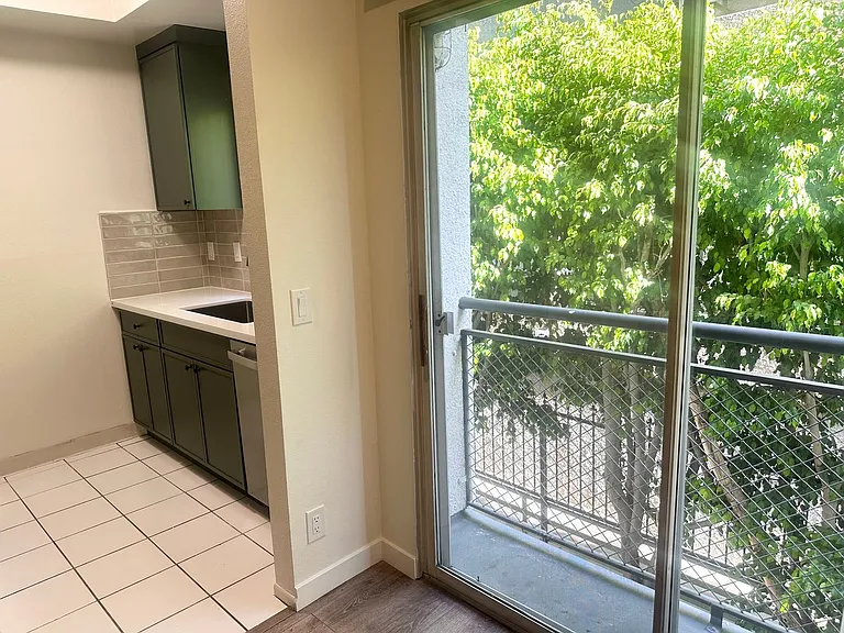 1234 Las Palmas Ave — Photo 18