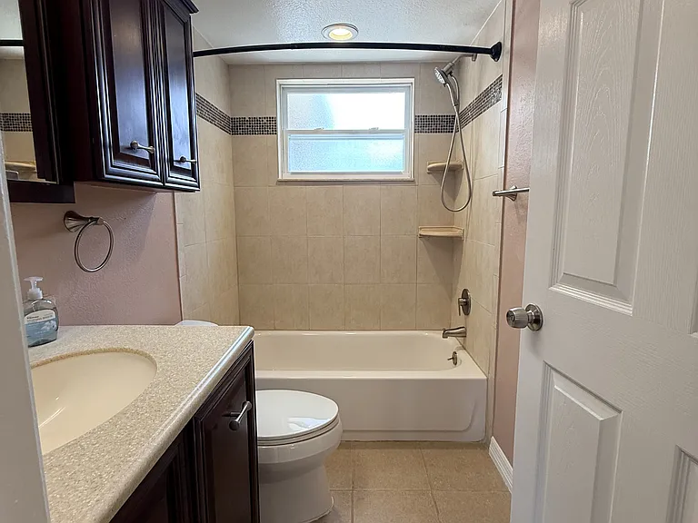 8437 Luray Dr — Photo 16
