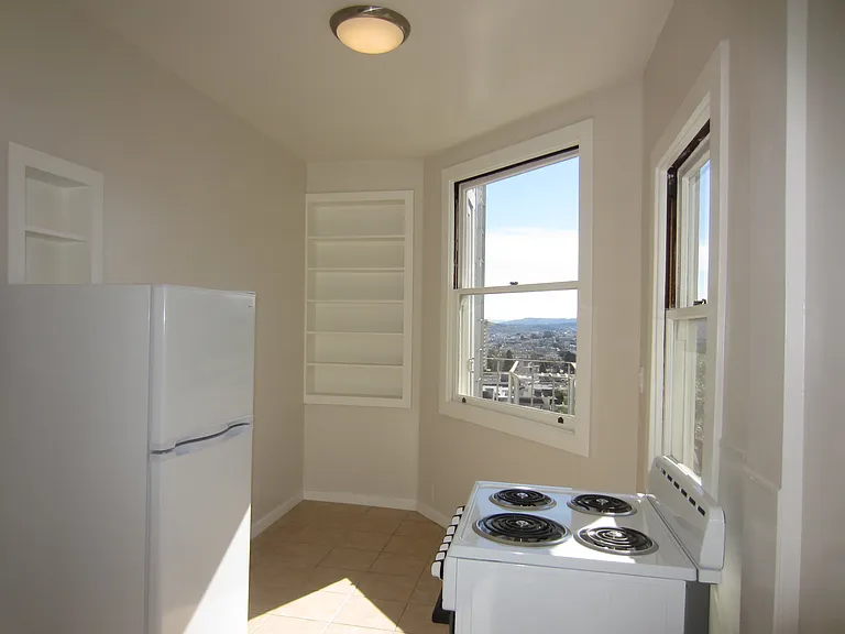 2159 California St #6 — Photo 9