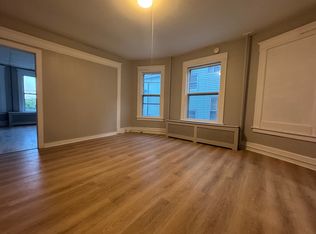 52-2 Woodlawn Ter #B2, Waterbury, CT 06710