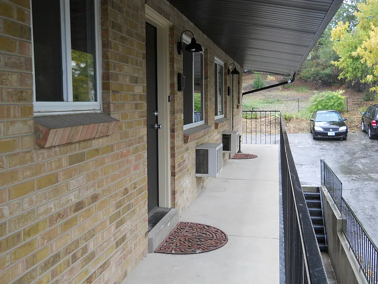 515 E 6th Ave #6 — Photo 8
