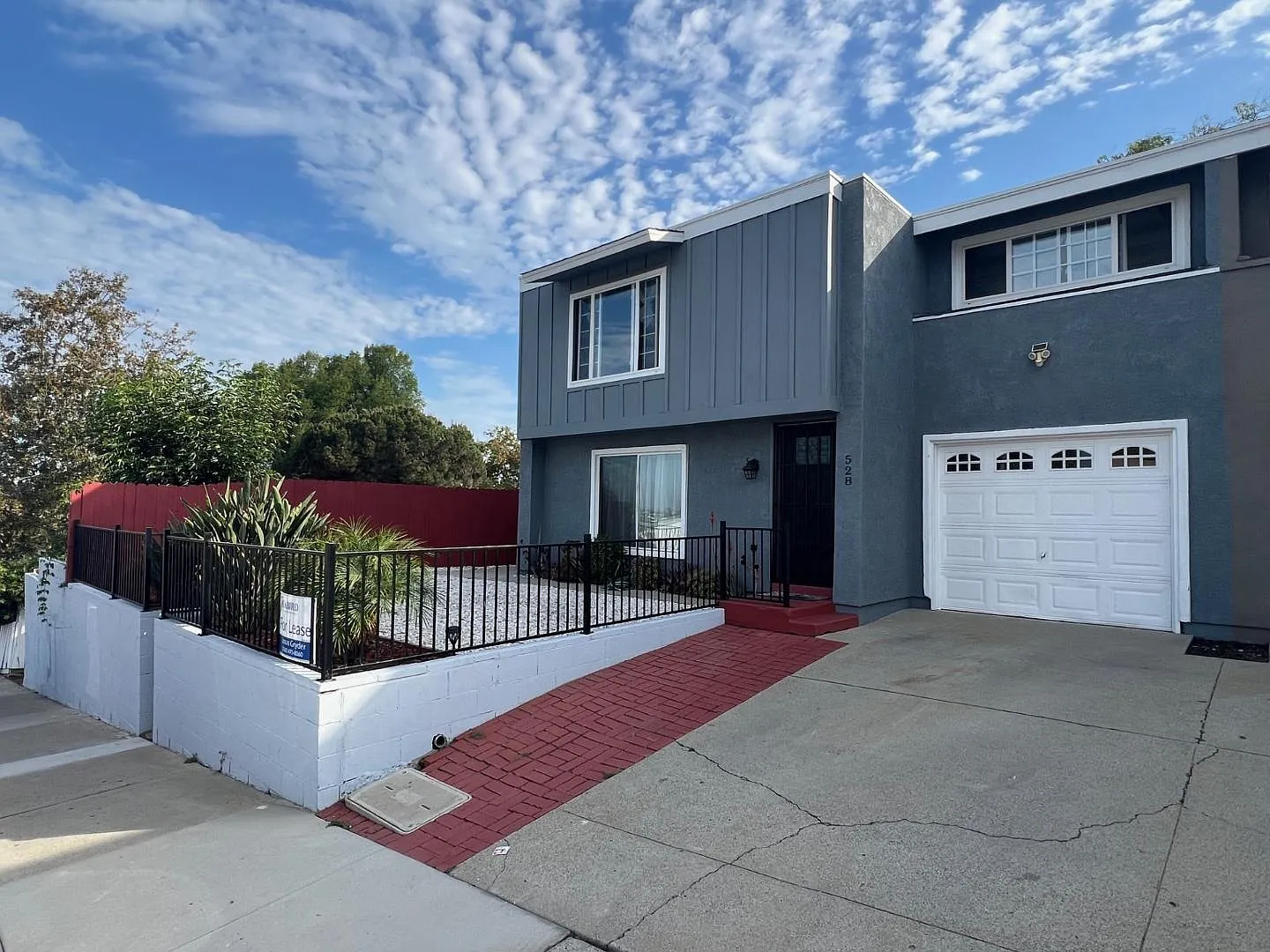 528 Raintree Dr — Photo 1