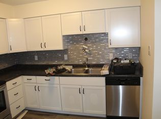1108 Oakcrest St #4, Iowa City, IA 52246