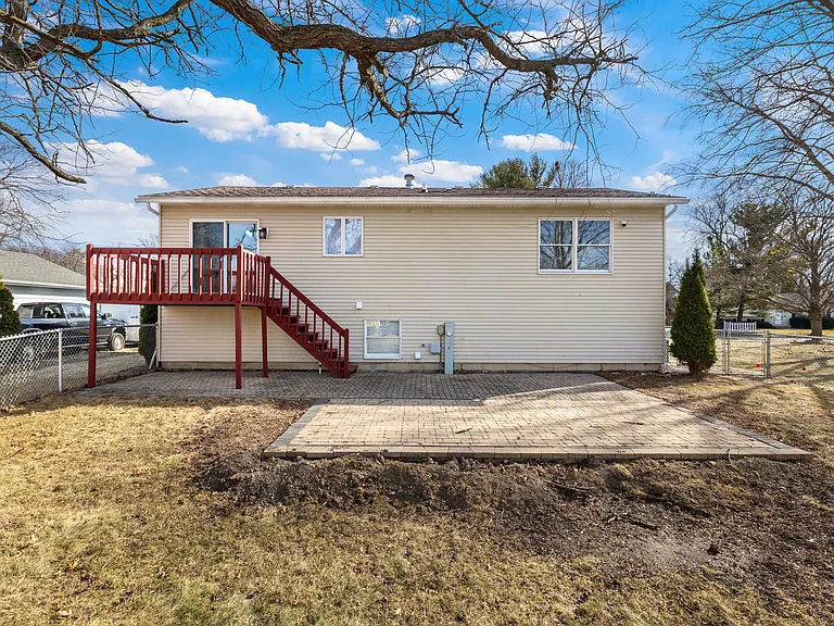 1239 Bunker St — Photo 36