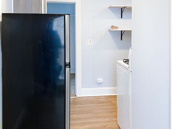 5th image of 316 Empire St #2