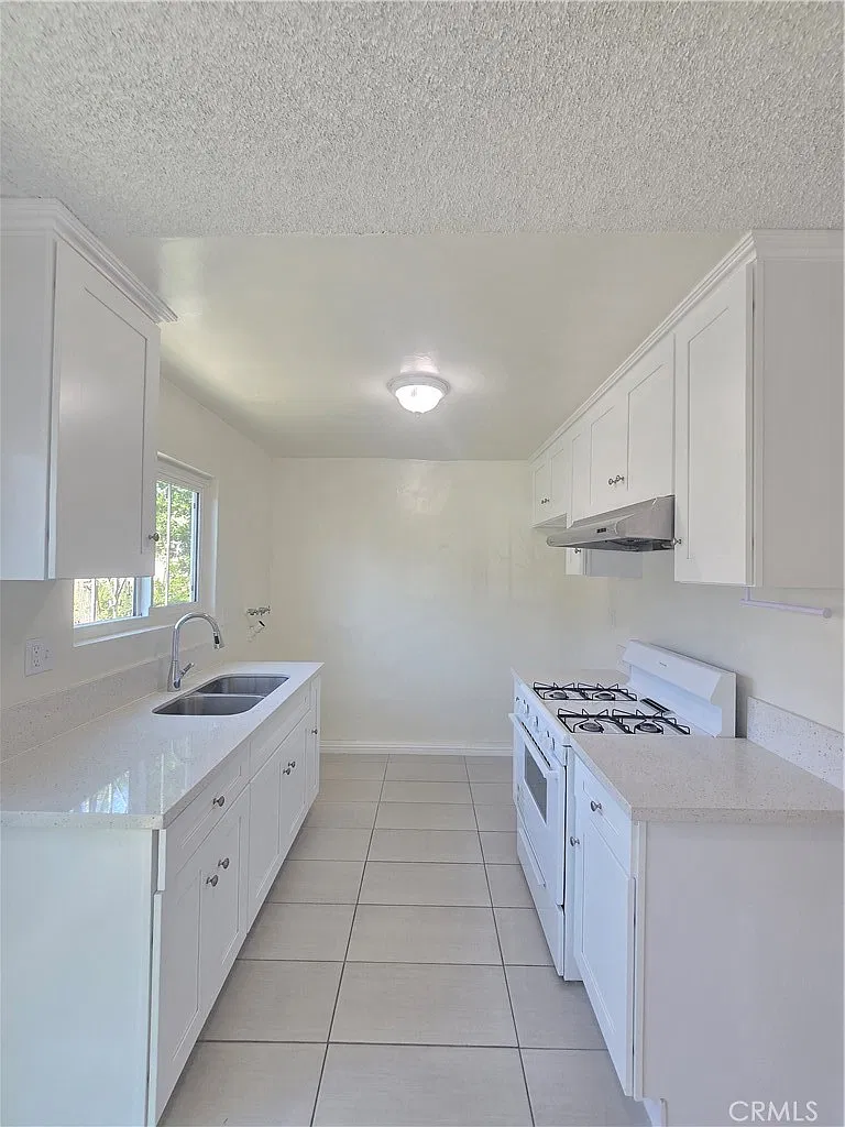 2 bed, 1.5 bath, 928 sqft, $2,550 — Photo 4