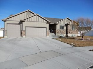 1326 W 1870 N, Clinton, UT 84015