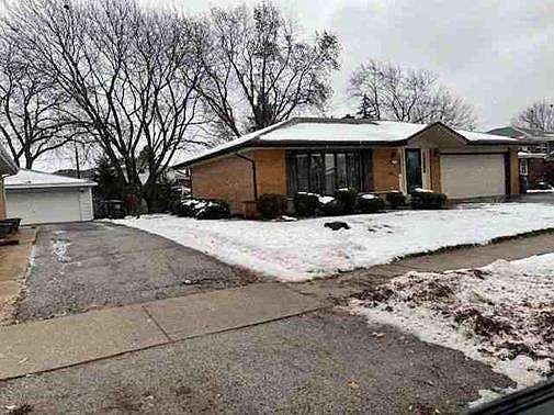 2nd image of 16941 Parkside Ave