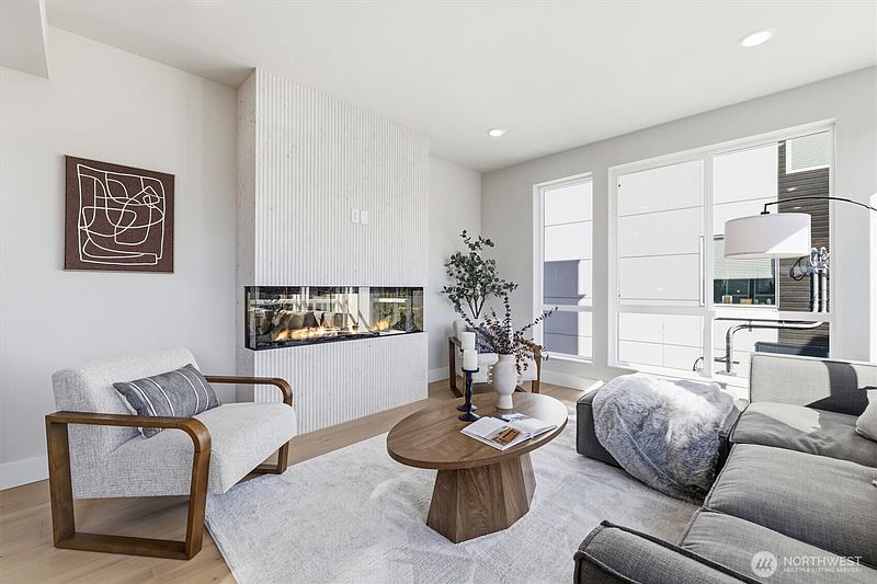 5th image of 1520 S Grand Street