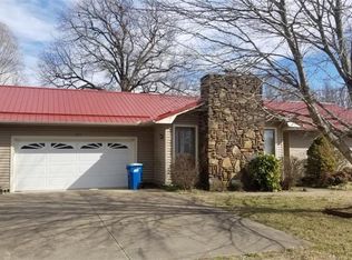 1707 Mayflower Rd, Bentonville, AR 72712