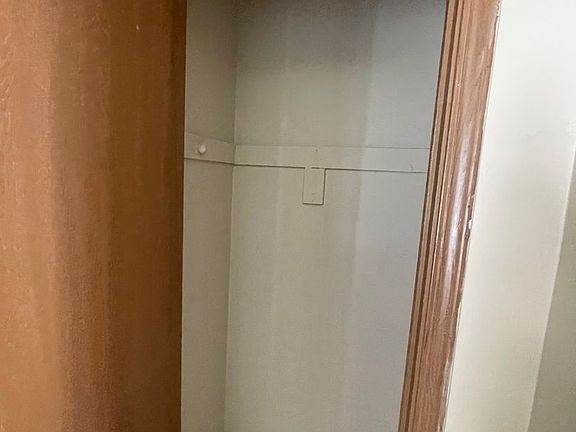 4th image of 509 E Franklin St #B