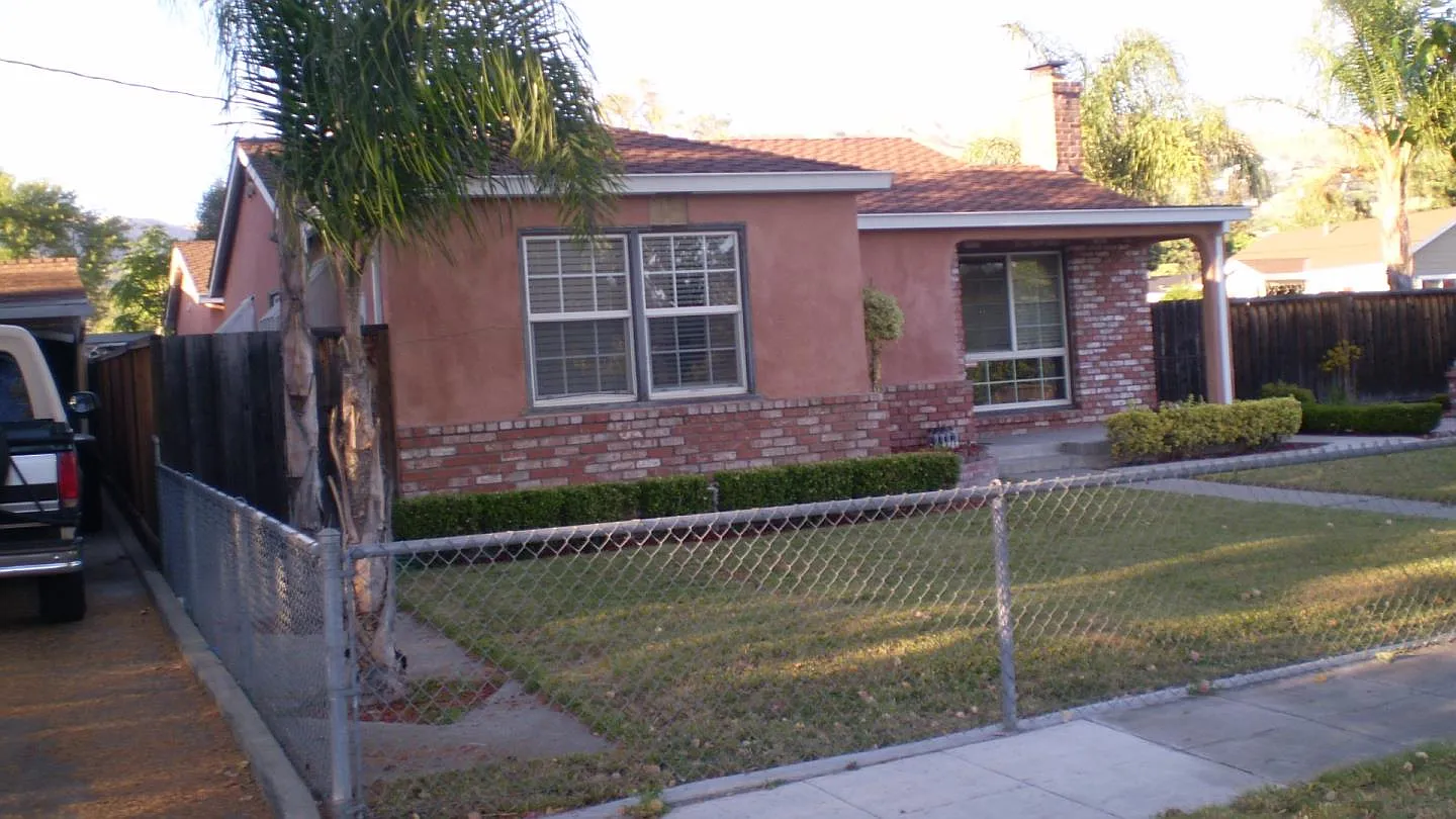 98 Sunnyslope Ave photo 1