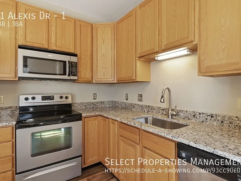 11 Alexis Dr #1 — Photo 5