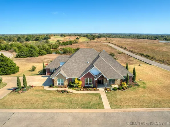1149 Saint Andrews Cir, Cushing, OK 74023