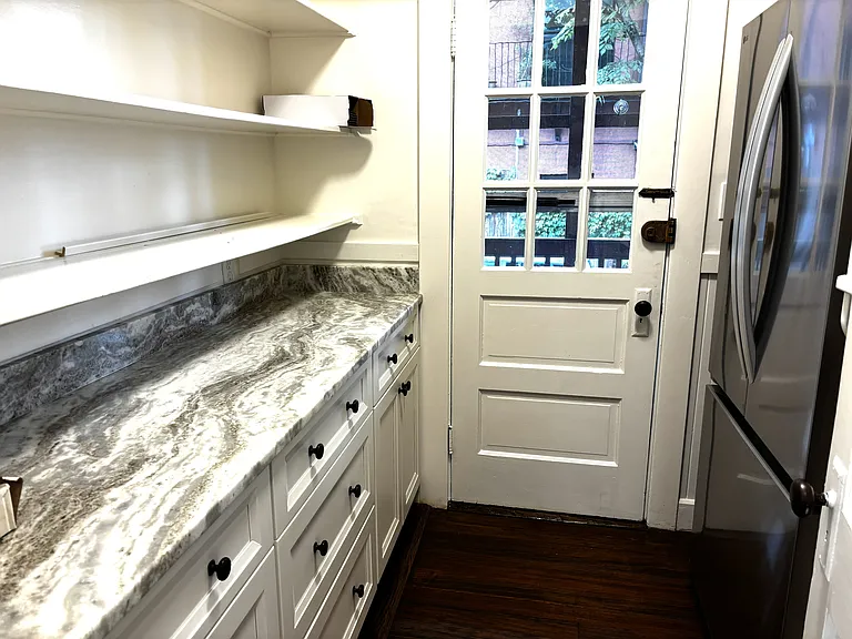 840 E Broadway #1 — Photo 7
