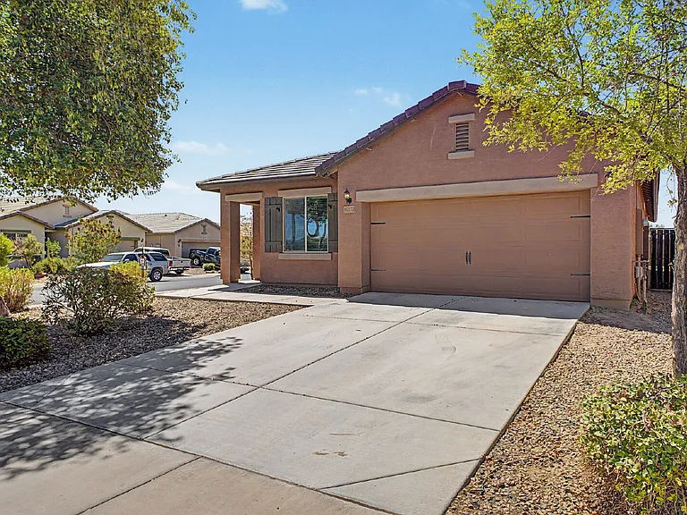 41177 W Lucera Ln — Photo 2