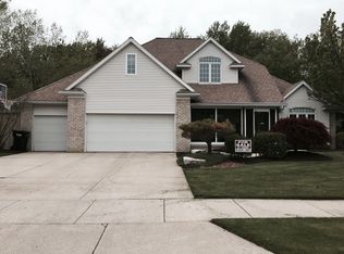3945 Shorewood Ct SW, Grandville, MI