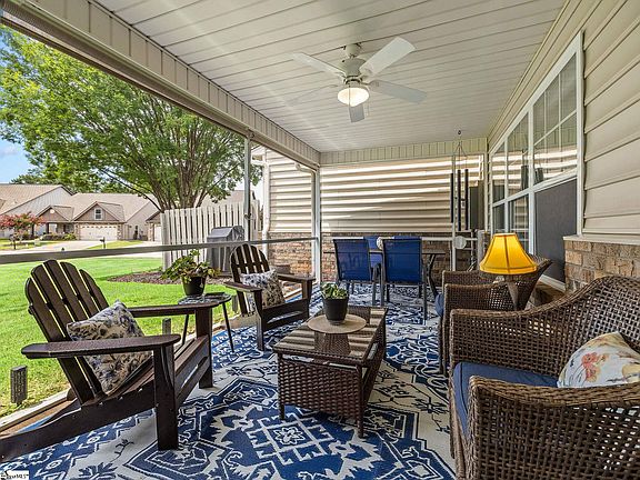 3rd image of 408 Pierview Way