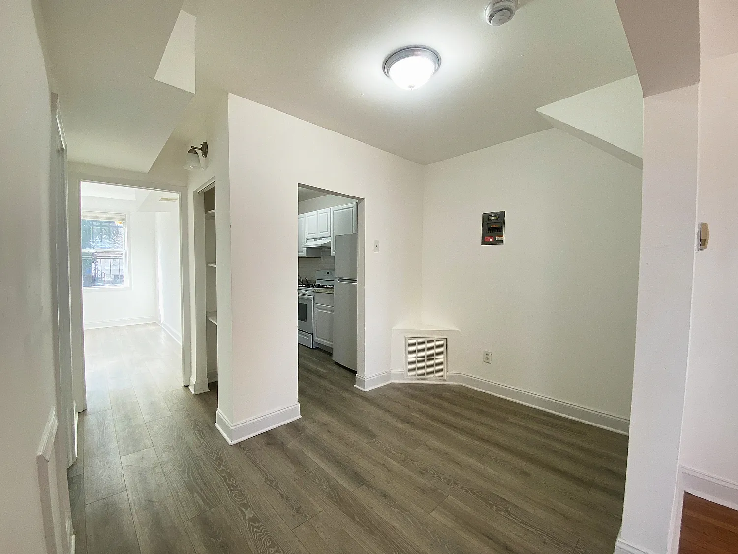 1 bed, 800 sqft, $1,150 — Photo 4