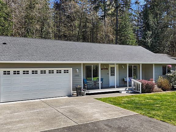 4th image of 1925 Beaver Creek Drive SW