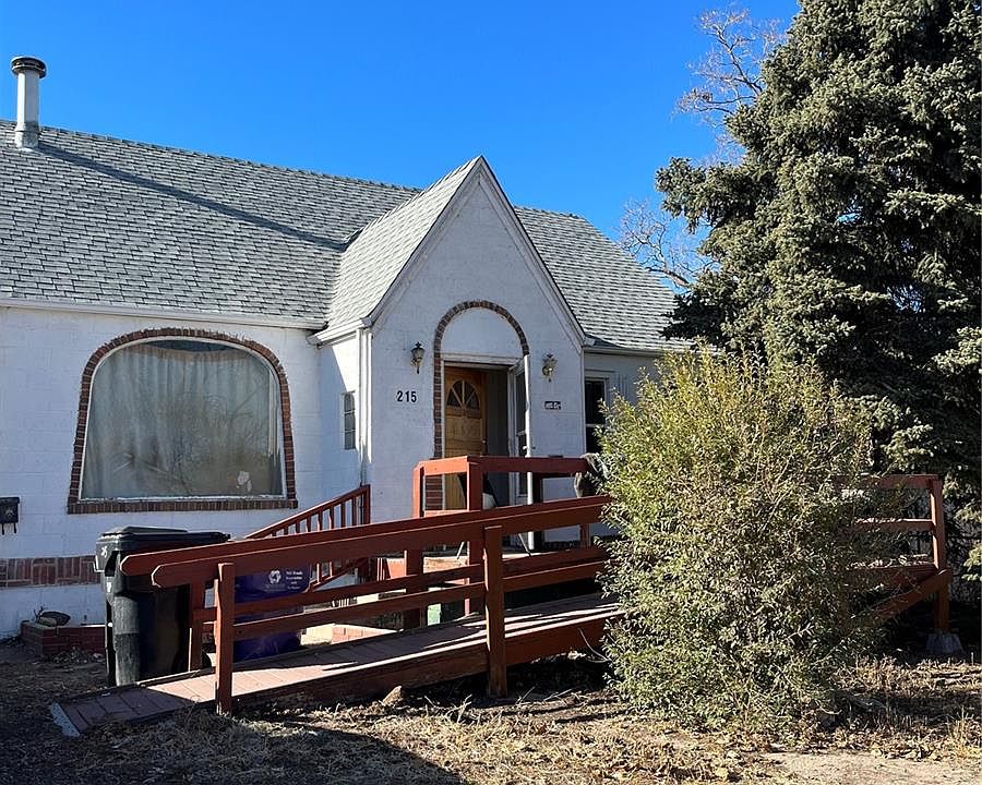 2nd image of 215 S Lowell Boulevard S