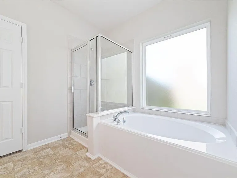 2707 Golden Hills Ct — Photo 18