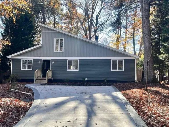 2913 Marthas Pl, Greensboro, NC 27408