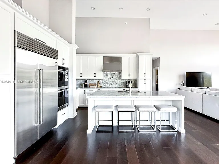 400 Alexandra Cir — Photo 18