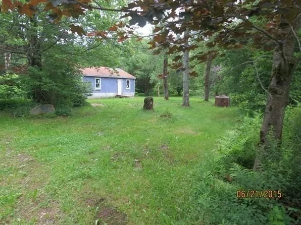 15 Curtin Rd, Peru, MA 01235