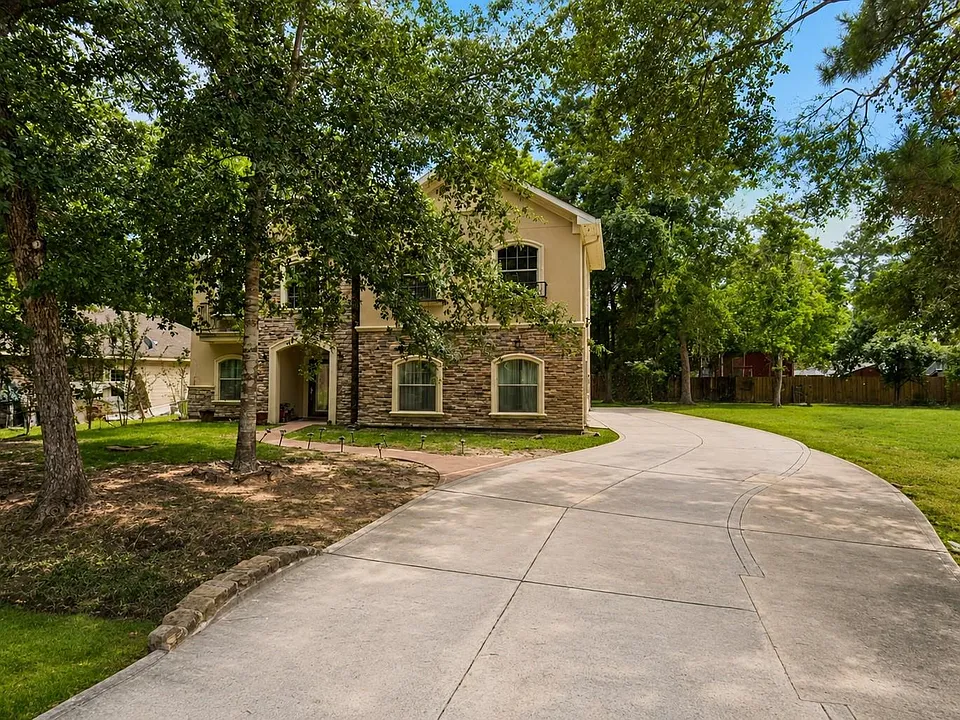 1523 Glen Oaks Dr