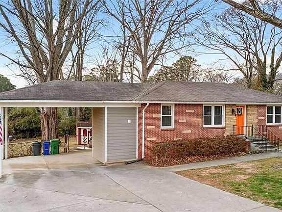 3rd image of 834 Alberson Ct