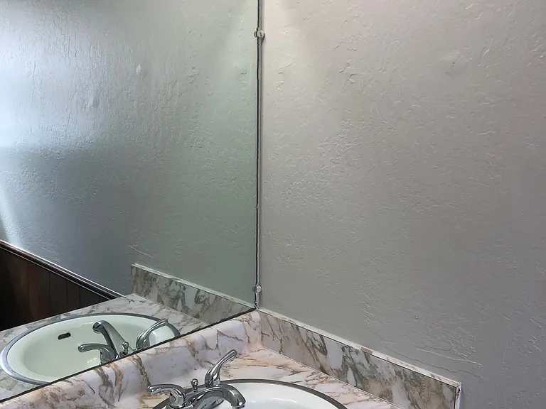 601 NW 18th Pl — Photo 15