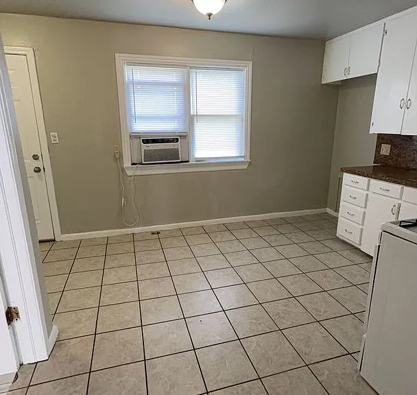 350 E Cottonwood Ave — Photo 3