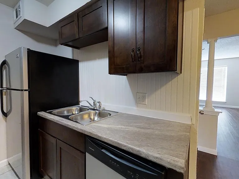 5515 Gaston — Photo 3