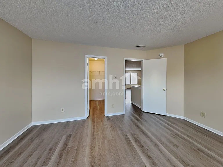 1939 Dutch Elm Dr — Photo 16