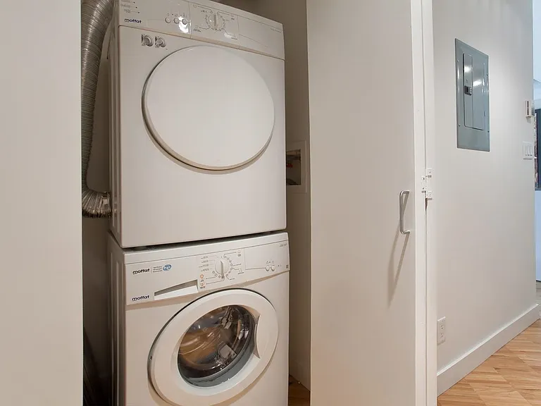 128 Cordova St W #807 — Photo 17