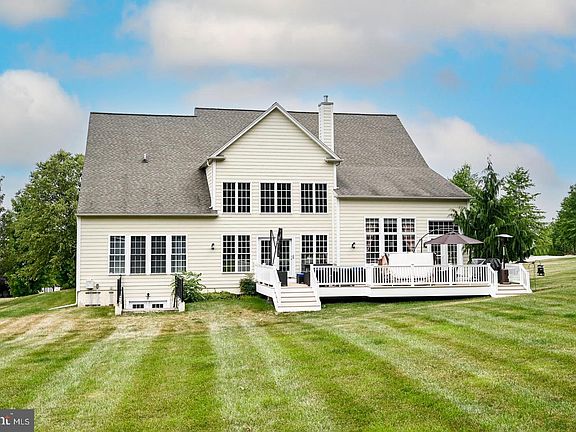 4th image of 57 Deerfield Dr