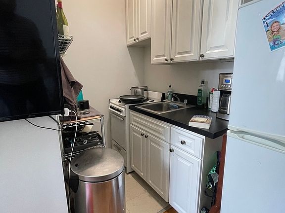 2nd image of 128 Thompson St APT 26