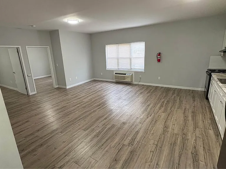 146 Hamilton Ave #102 — Photo 6